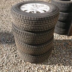 235/70-16 スタッドレスタイヤ、ホイールセット