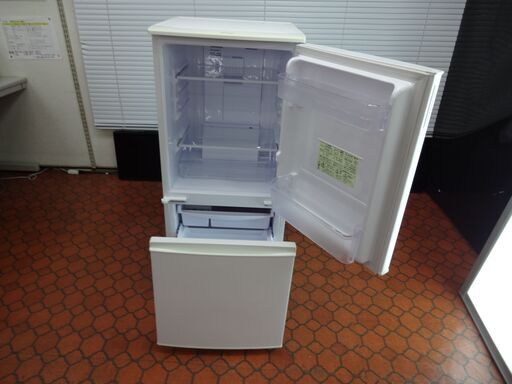 ID 987967 冷蔵庫２ドアシャープ137L ２０１５年製 SJ-D14A-W | stainu