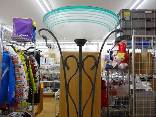 お値下げ！フロアランプ アンティーク調 ガラスシェード スタンド
