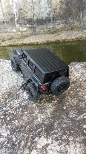 Mini-z 4×4ジープラングラー 14歳以上が対象です