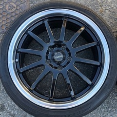 エスカーダ　18インチ　7.5j pcd114.3