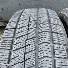 バリ山　BRIDGESTONE VRX2 215/60R17 スタッドレス  タイヤ　2018年製