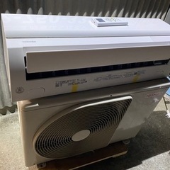 お薦め品‼️激安‼️東芝ルームエアコン 2.8kW 10畳用 2...