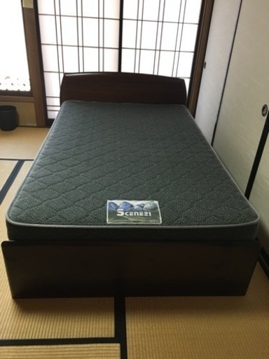 セミダブルベッド（マットレス付き）