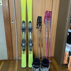 【ネット決済】レディーススキーセット★板・ブーツ・ストック（2本...