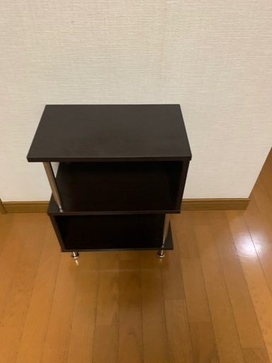 サイドテーブル おしゃれ ナイトテーブル 3層s字型 ナイトスタンド ベッドサイドテーブル エンドテーブル オープンシェルフ 寝室用の収納棚 ころっち 西２８丁目の収納家具 棚 シェルフ の中古あげます 譲ります ジモティーで不用品の処分