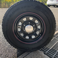 ハイエース用タイヤと、ホイール4本セットで最終値下げです
