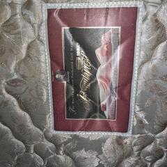 シモンズ　セミダブルベッド　収納付き。５年程使用。快適な寝心地を体験ください。