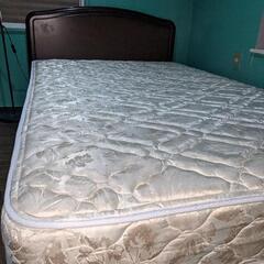 シモンズ　セミダブルベッド　収納付き。５年程使用。快適な寝心地を体験ください。