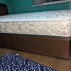 シモンズ　セミダブルベッド　収納付き。５年程使用。快適な寝心地を体験ください。