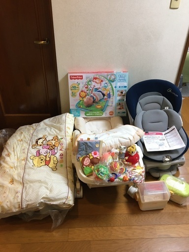 お取引中　新生児用品一式　プレイジム、チャイルドシートどうぞ