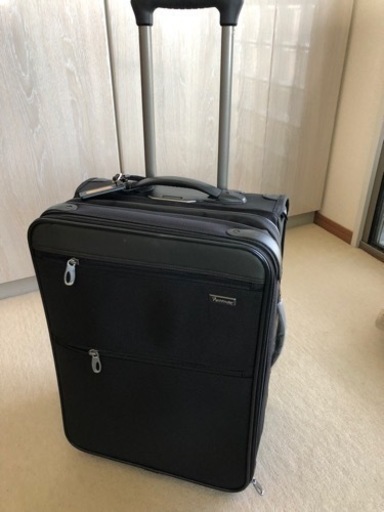 パスファインダー未使用スーツケース2万円。取りに来て頂ける方希望。