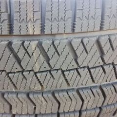 VRX2スタッドレス　ホイール付き4本セット　185/70R14