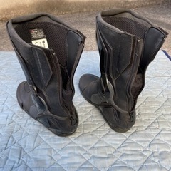 ダイネーゼのブーツ