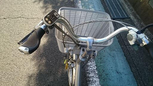 ブリジストン・アシスタワゴン(電動アシスト三輪車)シルバー