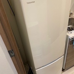 【ネット決済】TOSHIBA GR-P17BS-W 冷蔵庫パール...