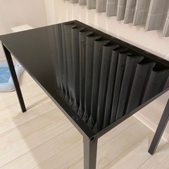 【ネット決済】ダイニングテーブル　黒ガラス鏡面