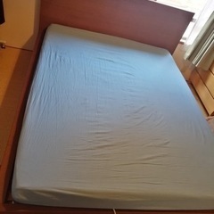 【ネット決済】IKEA クイーンサイズのベッドとマットレス