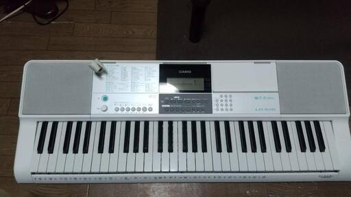 カシオ　LK-516 光るナビゲーションキーボード