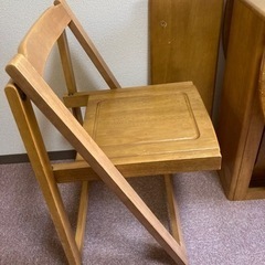 本日終了❗️折り畳み式テーブル　【折り畳み椅子4脚収納】