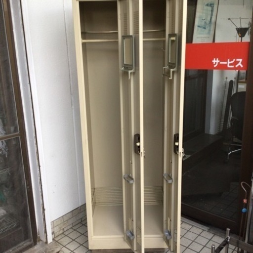 中古　2人用ロッカー　幅60.8　　奥行51.5　　高さ179　 （ｃｍ）　鍵付き　スチール品