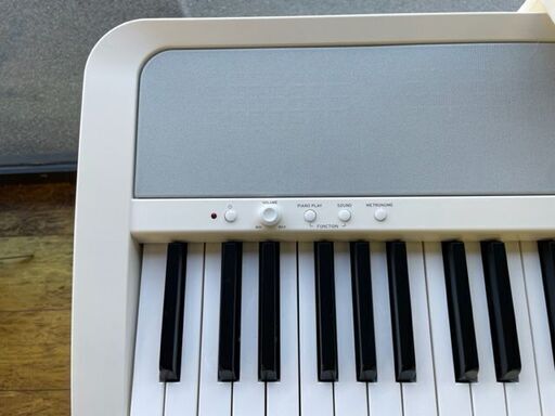 コルグ現行モデル中古 コルグB2（白）スタンドセット 美品！