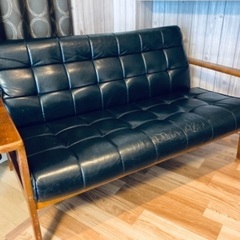 【再値下げ】黒の合皮レトロ木製ソファー2.3人掛け家具　北欧モダ...