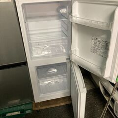 ☆中古 激安！！￥18,000！！＜目玉商品！＞ニトリ　106㍑2ドア冷蔵庫　家電　NTR-106型　幅47cmｘ奥行49cmｘ高さ113cm　【BBK110】
