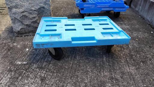 コンテナ　台車　ストッパー無し