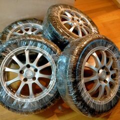 美品 スタッドレスタイヤ 205/60R16 ホイール付き アイ...