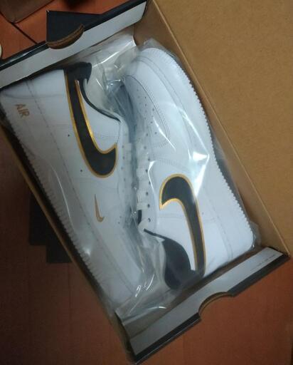 NIKEエアフォースワンダブルスウッシュ新品25.5cm！