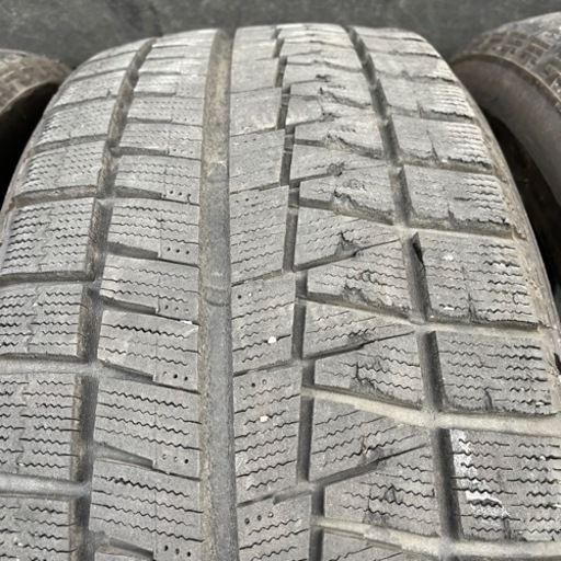車のパーツ バリ山 BRIDGESTONE REVOGZ 215/50R17 スタッドレス タイヤ 