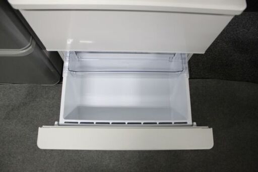 アクア 3ドア冷凍冷蔵庫 238L/右開き 自動製氷機 AQR-SV24J(W)ミルク