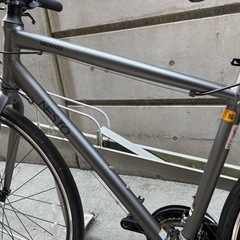 クロスバイク　NESTO ネスト　ガンメタ