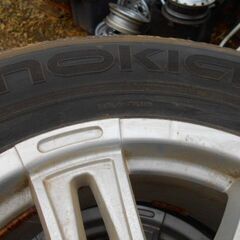 275/60R17ノキアスパイクタイヤ4本ホイール付き、パジェロに履いていました引取り限定になります。
