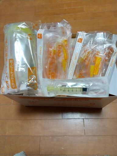 介護用品(オムツ、ボトルなど)