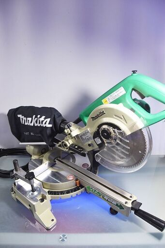 1回のみ使用 マキタ 卓上 スライド 丸ノコ 2021年製 M244 美品 作動