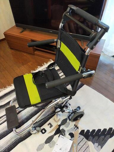 最終値下げ★早い者勝ち!!【大幅値下げ！】ほぼ新品！超軽量折畳車イス　格安で譲ります
