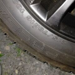 バリ山 215/70R16  4本 ホイール付き 114.3 5H スタッドレス