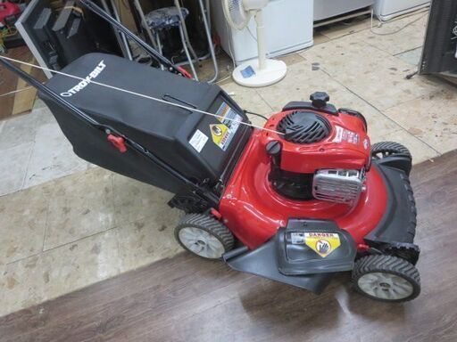 使用頻度少！新品同様！アメリカ製芝刈り機バケット付き 使用頻度少！新品同様！アメリカ製芝刈り機バケット付き