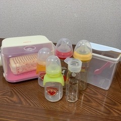 哺乳瓶5本、消毒ケース、エコラクパック用容器