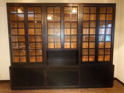 【木製】大型 3分割可 ガラス扉の大きな飾り棚 W257×H210