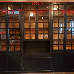 【木製】大型 3分割可 ガラス扉の大きな飾り棚 W257×H210