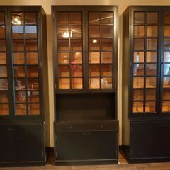 【木製】大型 3分割可 ガラス扉の大きな飾り棚 W257×H210