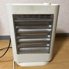 (更に安くなりました)加湿機能付き電気ヒーター、引越しの為譲ります