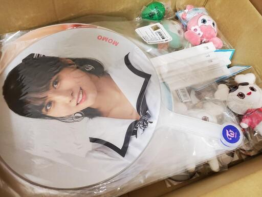 TWICEグッズ売ります！