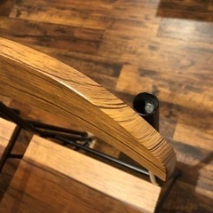 木目プリントのコンパクトダイニングテーブルです！