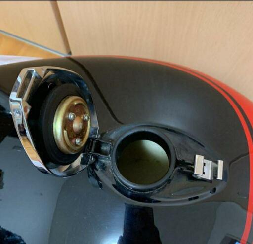 ゼファー400用 Z2外装 火の玉カラー(テールランプおまけ付)