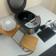 テレビ、炊飯器、本棚、座椅子【受渡予定者決定済】