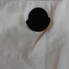 新品未使用品　正規品モンクレールのロゴレTシャツ　レディース